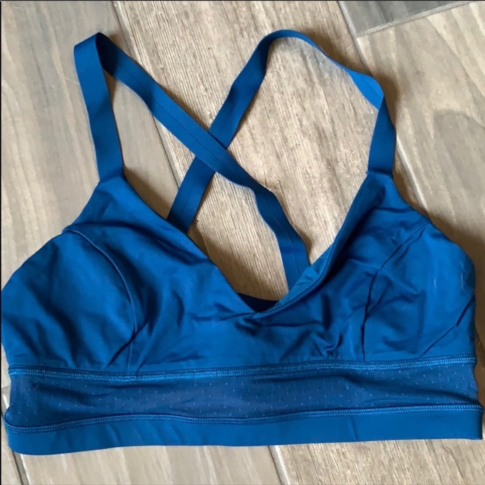 LULU LEMON SPORTS BRA SIZE 4